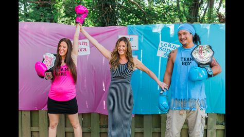 Gender reveal party! Boxing match                                                                                                                                                                                 More Gender Reveal Boxing Theme, Boxing Gender Reveal Ideas, Boxing Gender Reveal, Boxing Birthday, Unique Gender Reveal Party Ideas, Babies Pics, Mother Life, Creative Gender Reveals, Gender Reveal Unique