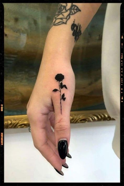 Small Black Rose Tattoo, Awful Tattoos, Black Rose Tattoo, Thumb Tattoos, Tato Minimal, Tato Henna, Finger Tattoo For Women, Hand And Finger Tattoos, Pretty Hand Tattoos