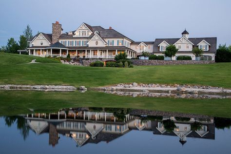 Western Farmhouse in Montana’s Scenic Bitterroot Valley - Mansion Global Farmhouse Mansion, Break Area, Cottage Mansion, Western Farmhouse, Malibu Home, Bluestone Patio, Dream Mansion, Expensive Houses, Luxury Homes Dream Houses