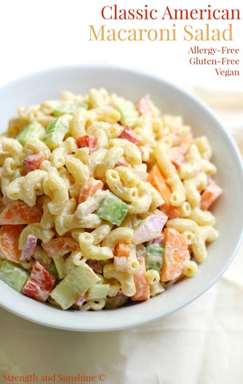 Classic American Macaroni Salad (Gluten-Free, Vegan) Gluten Free Macaroni Salad, Salad Recipes Gluten Free, Picnic Side Dishes, Resep Pasta, Dairy Free Pasta, Pasta Side Dishes, Resep Salad, Macaroni Salad Recipe, Salad Vegan