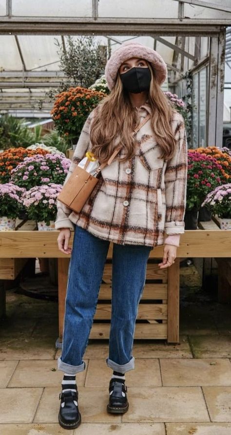 Marzia Bisognin Outfits, Dr Martens Mary Jane Outfit, Dr Martens Shoes Outfit, Doc Martens Mary Janes Outfit, Marzia Bisognin Style, Outfits With Mary Janes, Mary Jane Outfit, Mary Janes Outfit, Mary Jane Shoes Outfit