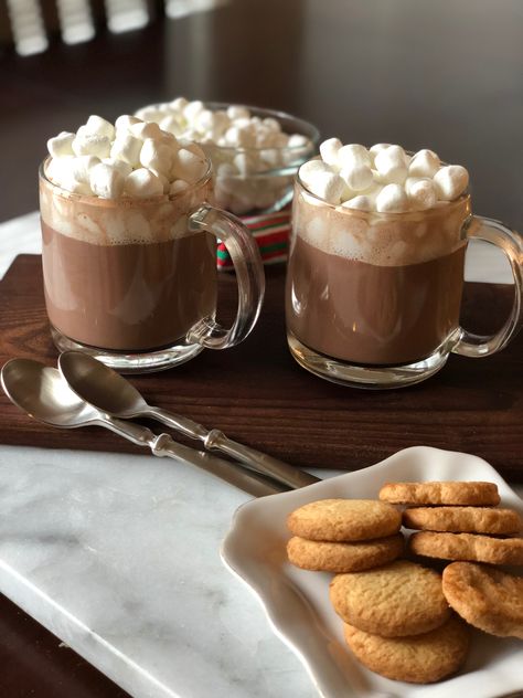 Your search for the best hot cocoa recipe are over! This is hands down the best stovetop hot chocolate recipe ever.  The kids loved it and enjoyed helping make the recipe several times. Try this easy recipe and serve it with you favorite cookie or baked treat. #hotchocolate #cocoa Stovetop Hot Chocolate, Stovetop Hot Chocolate Recipe, Best Christmas Gift Baskets, Family Gift Baskets, Halloween Cookie Recipes, 귀여운 음식 그림, Hot Chocolate Recipe, Easy Diy Christmas Gifts, Chocolate Recipe