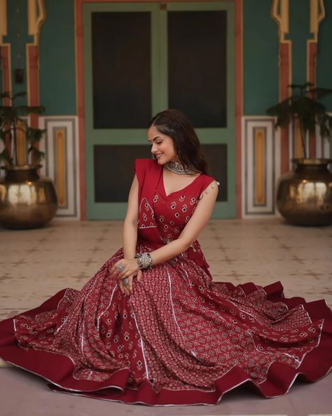 💃Discover the Navratri Lehenga Collections 2024! 👗 Celebrate in style with our ready-made printed rayon lehenga choli sets, crafted just for the Navratri season. Embrace vibrant colors and elegant designs that make every dance and moment unforgettable. #weareffortlessly #NavratriFashion #LehengaLove #RayonElegance #FestiveWear #ReadyMadeLehenga #TraditionalStyle #DanceInStyle #SeasonalTrends ▪️Lehenga:- (Full-Stitched)👇🏻 ▪️Fabric & Work:- 14 Kg Printed Rayon With Gota Patti Lace And Printed... Choli Pose, Navratri Recipes, Navratri Lehenga, Navratri Garba, Diy Photo Book, Sitting Pose, Navratri Festival, Navratri Chaniya Choli, Navratri Special