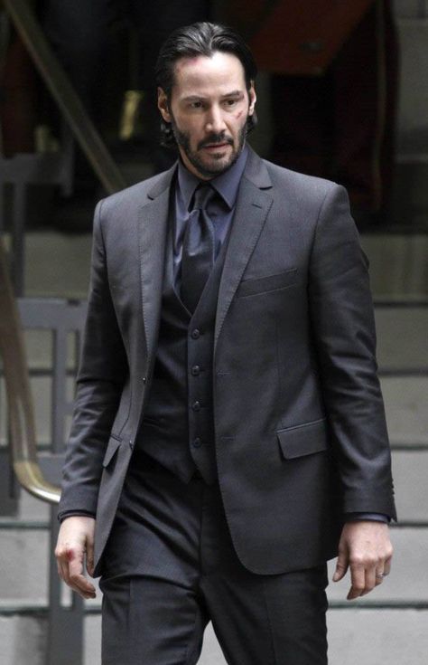 KCR John Wick Movie, Keanu Reeves John Wick, British Style Men, Black Suit Men, Suits Men, Elegant Man, Mens Fashion Classy, Business Suit, Well Dressed Men