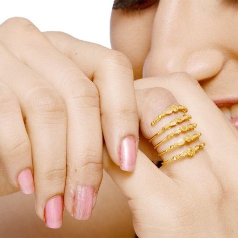 Latest hand rings for women Gold Rings Online, Gold Finger Rings, Neck Pieces Jewelry, Hand Rings, Beautiful Gold Necklaces, Crochet Cable, Gold Bridal Earrings, Spiral Ring, Gold Jewelry Stores