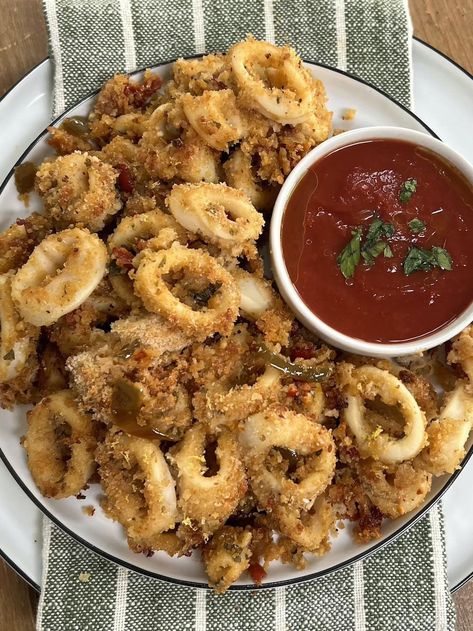 Crispy Baked Calamari (No Frying Required!) Whole Calamari Recipes, Greek Calamari Recipes, Baked Calamari Recipes, Sauteed Calamari Recipes, Air Fryer Calamari Recipe, Calamari Rings Recipe, Baked Calamari, Cooking Calamari, Antipasto Appetizer