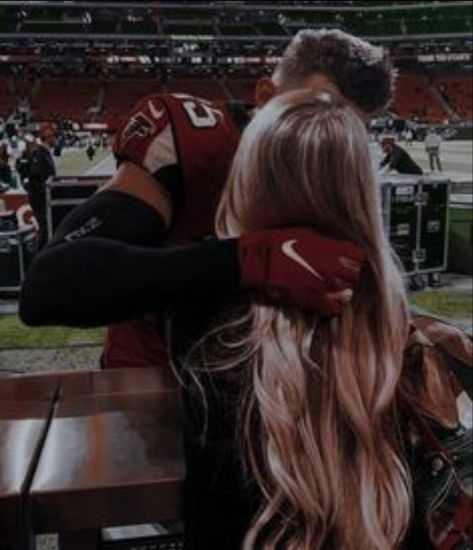 Football Couples, Dear Ava, College Romance, The Pretty Reckless, Sports Romance, Sports Aesthetic, Red Zone, Perfect Relationship, Photo Couple