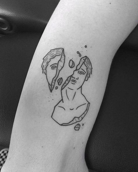 Abstract Faces Tattoo, Amor Tattoo, Simple Line Tattoo, Tatuagem Masculina Pequena, Tato Minimal, Statue Tattoo, Inspiration Tattoos, Line Art Tattoos, Tattoo Trends