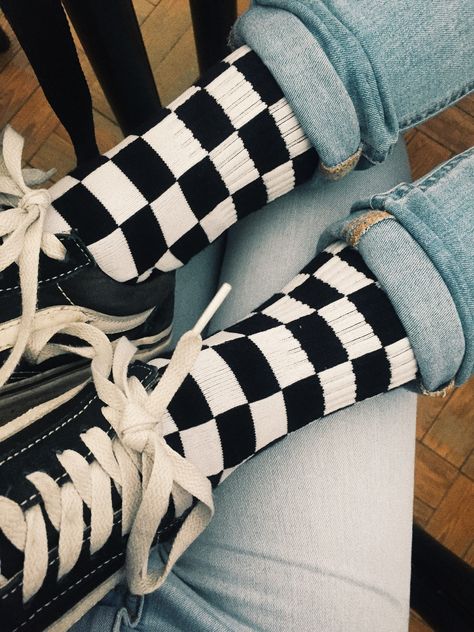 Belts Aesthetic, 2016 Tumblr Outfits, Vans Aesthetic, Checkered Socks, Black And White Vans, Black White Outfit, Chris Wood, Alt Girl, Dress Out