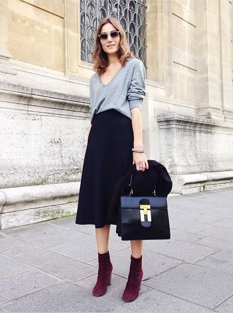 Pair a grey v-neck jumper with a black midi skirt and you'll look like a total babe. Purple suede ankle boots will instantly smarten up even the laziest of looks.  Shop this look for $73:  http://lookastic.com/women/looks/purple-ankle-boots-black-satchel-bag-black-midi-skirt-grey-v-neck-sweater/4912  — Purple Suede Ankle Boots  — Black Leather Satchel Bag  — Black Midi Skirt  — Grey V-neck Sweater Edgy Work Outfits, Vinter Mode Outfits, Winter Mode Outfits, How To Wear Ankle Boots, Chic Chic, Summer Work Outfits, Looks Street Style, Outfit Trends, Long Sweater