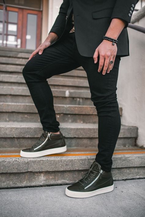 High Top Sneakers Outfit Men, Sneaker Boots Outfit, High Top Sneakers Outfit, Black Shoes Outfit, 2020 Shoes, Black Blazer Men, Sneakers Outfit Men, Lookbook Ideas, Mens Fashion Work