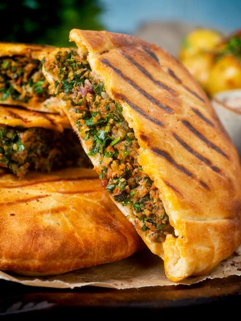 Outside Cooking, Stuffed Pita, Pita Bread Sandwich, Arabisk Mad, Minced Lamb, Middle East Food, Bread Sandwich, Lebanese Cuisine, Dinner Sandwiches