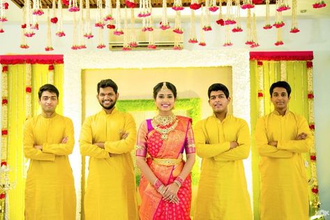 Bride with her brothers Haldi Ceremony Outfit For Men, Haldi Poses For Bride, Haldi Photoshoot, Haldi Ceremony Outfit, Bridesmaid Poses, Indian Bride Poses, Indian Bride Photography Poses, Sisters Photoshoot Poses, Indian Wedding Poses