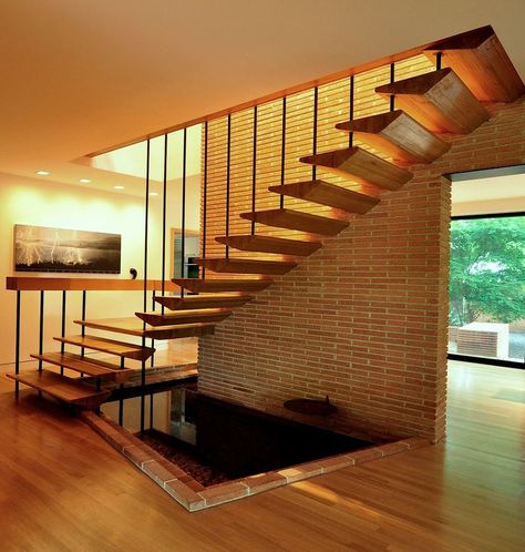 Mid Century Stairs, Dream House Mansions, Real Estates Design, Floating Staircase, Mid Century Architecture, Modern Stairs, Mid Century Modern Interiors, Modern Staircase, Up House