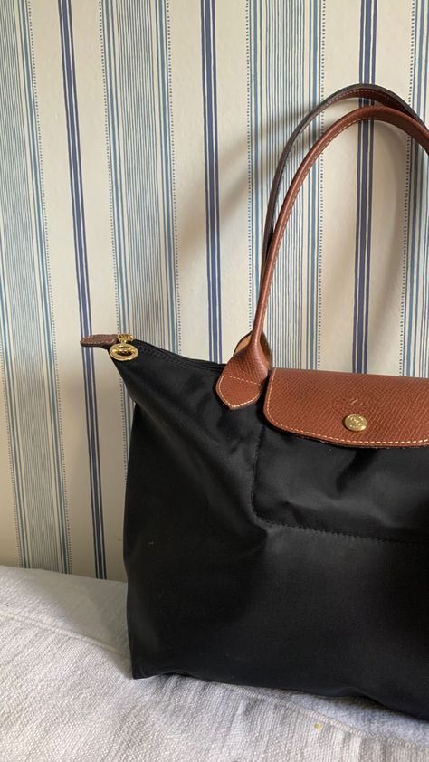 Rich kid longchamp bag in black 🖤 Black Longchamp Bag, Brown Longchamp Bag, Long Champ Bag, Longchamp Xl Travel Bag, Longchamp Purse, Longchamp Le Pilage Backpack, Longchamp Pouch With Handle, Longchamp Expandable Travel Bag, Amazon Shoes