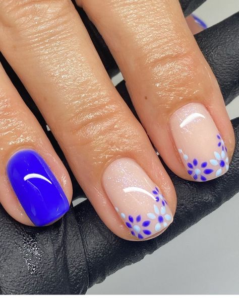 Blue Nail Art Ideas, Summer Blue Nails, Navy Nail Art, Trendy Blue Nails, Blue Winter Nails, Nails Fresh, Blue Nail Ideas, Manicure Nail Designs, Vintage Nails