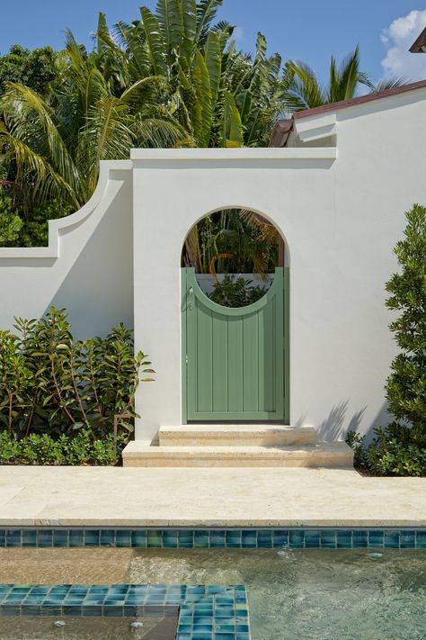 arched pool gate Beach House Gate, Arched Gate, Pool Gate Ideas, Front Gate, Arch Gate, Mediterranean Pool, Neoclassical House, Pool Gate, Spanish Modern