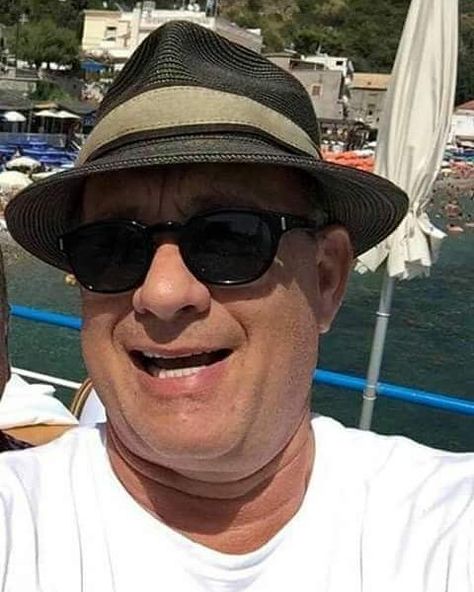 Tom Hanks selfie to makes your day better  #tomhanks #actor #legend Comedy Cartoon, Rick Ross, Mark Hamill, Forrest Gump, Charlotte Casiraghi, Adam Sandler, Tom Hanks, Amber Heard, Paranormal Romance