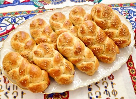 Savory or sweet, it's still chorag! - The Armenian Kitchen Dad Crafts, Armenian Recipes, Easter Menu, Country Recipes, Yeast Rolls, Food Thermometer, String Cheese, Yeast Bread, Toasted Sesame Seeds