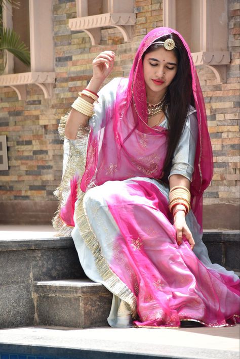 Diya Kumari, Rajputi Look, Rajasthani Culture, Rajasthani Bride, Rajasthani Dress, Rajputi Dress, Desi Models, Girl Crush Fashion, Group Pic