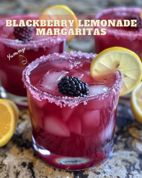 Blackberry Lemonade, Blackberry Margarita, Margarita Ingredients, Yummy Cocktails, Alcoholic Punch, Blackberry Recipes, Light Appetizers, Yummy Alcoholic Drinks, Homemade Cocktails