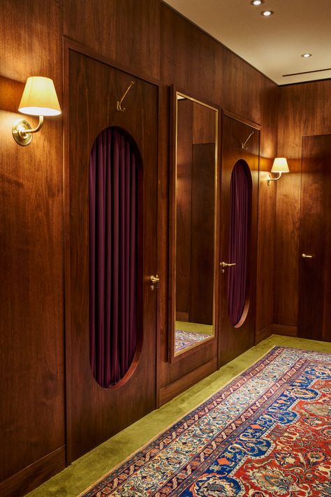 Aime Leon Dore Interior, Aime Leon Dore Store, Vintage Wood Paneling, Mid Century Wood Paneling, Interior Wood Paneling, Leather Banquette, Wood Wall Paneling, Leon Dore, Hotel Door