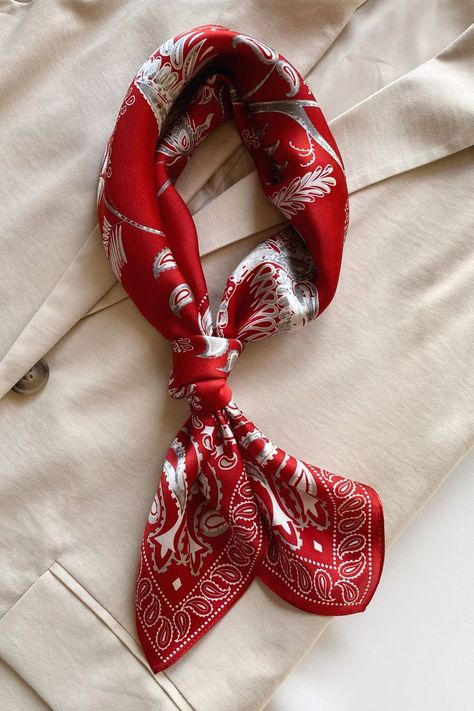 Square Scarf Outfit, Silk Scarf Outfit, Silk Hair Scarf, Red Silk Scarf, Scarf Trends, Silk Scarf Hair, Silk Bandana, Silk Square Scarf, Scarf Outfit