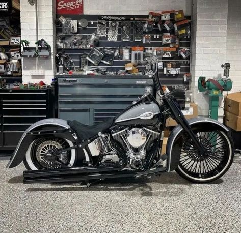 Hd Fatboy, Honda Shadow Bobber, Honda Shadow 1100, Shadow Bobber, Custom Motorcycles Harley, Cool Motorcycle Helmets, Softail Slim, Softail Custom, Harley Davidson Fatboy