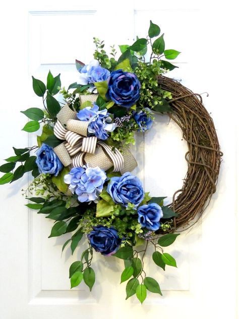 Front Door Blue, Blue Floral Wreath, Wreaths Summer, Wreath Inspiration, Front Door Spring, Everyday Wreaths, Fun Wreath, Diy Spring Wreath, Wood Wreath