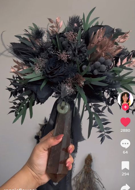 Dark Green And Black Wedding Flowers, Crystal Wedding Bouquet Goth, Dark Floral Arrangements Wedding, Witchy Wedding Flowers, Witchy Floral Arrangements, Alt Wedding Bouquet, Crystal Wedding Bouquets, Gothic Woodland Wedding, Whimsigoth Bouquet