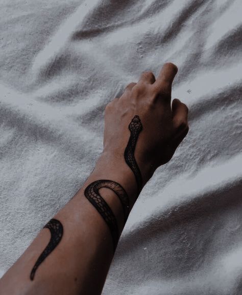 Kai Lakestone, Slytherin Tattoo, Band Tattoos For Men, Tattoo Ideas Males, Around Arm Tattoo, Wrist Tattoos For Guys, Snake Tattoo Design, Harry Potter Tattoos, Modern Tattoos