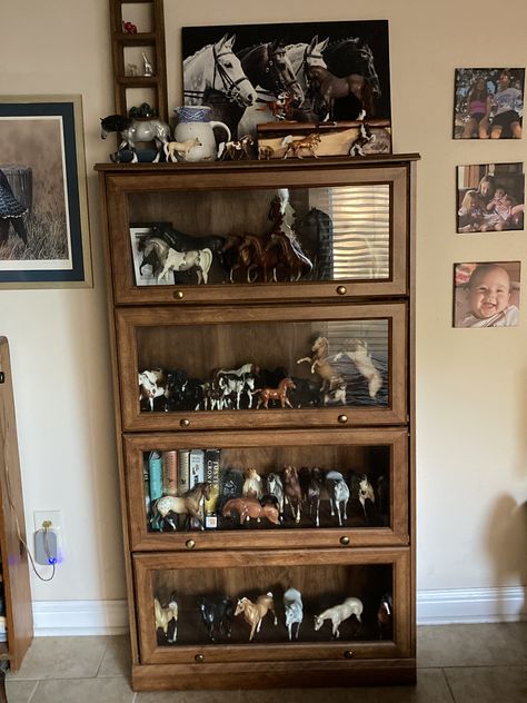 Breyer Horse Storage, Bryer Horses Display, Breyer Horse Display, Bryer Horses, Horse Collection, Breyer Horse, Breyer Horses, Some Ideas, Girls Room