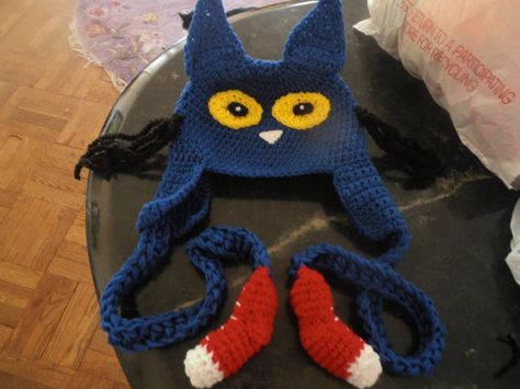 Sale 2-18-2-21-ONLY Pete the cat hat 12mth to 5T same by MichLynn Pete The Cat Crochet, Crochet Weird, Cat Crochet Hat, Weird Clothes, Funky Hats, Cat Crochet, Pete The Cat, Crochet Fashion Patterns, Fun Crochet Projects