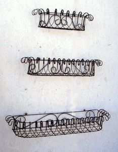 45 Iron Windowbox - Country Style Window Container Wall Mounted Planters Outdoor, Wrought Iron Window Boxes, Metal Window Boxes, Wrought Iron Wall Decor, Window Box Plants, Produce Baskets, Rustic Pots, Wall Mounted Planters, Window Box Flowers