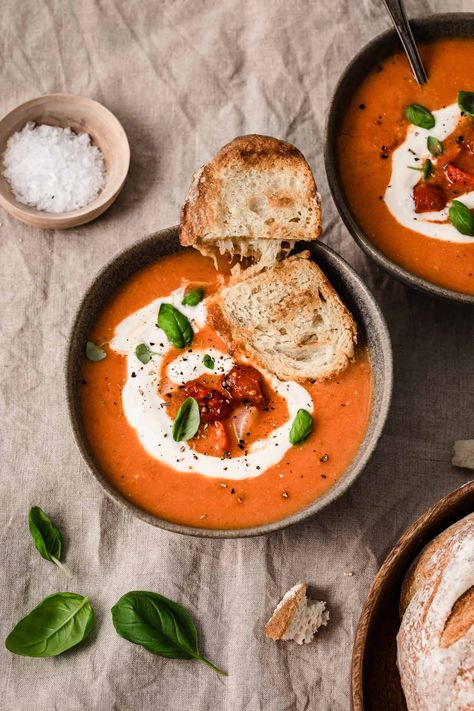 Easy Healthy Soup, Vegan Tomato Soup, Crowded Kitchen, Cream Of Tomato Soup, Winter Soup Recipe, Vegan Grilling, Roasted Tomato Soup, Creamy Tomato Soup, Tomato Soup Recipes