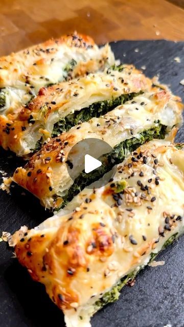 Foodsteer on Instagram: "Spinach - Feta Strudel 🤤 • • * 275 grams of puff pastry from the refrigerated section, 1 roll * 2 cloves of garlic * 350 g gram spinach (frozen spinach) * 100g feta * 1 egg * 100g Gouda * Salt * Pepper For on top: * 1 egg * 125g of mozzarella * Sesame Bake at 180 degrees for 35 minutes. • • #strudel #spinachfeta #spinachrecipes #fetacheese #easymeals #easyrecepies • • Video by: @essen_paradies" Spinach Feta Puff Pastry, Spinach And Feta Pastry, Spinach Puff Pastry, Spinach Puff, Spinach Rolls, Greek Spinach Pie, Spinach Pizza, Trout Recipes, Cheese Puff Pastry