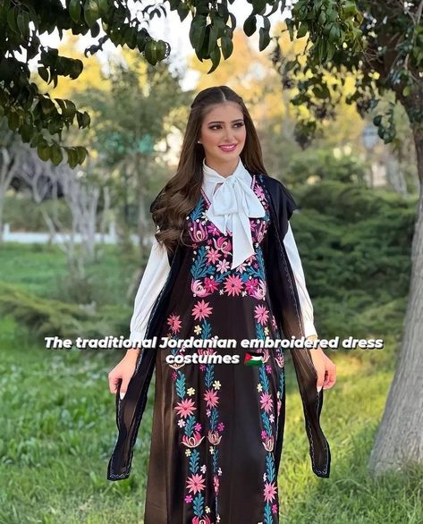 Jordanian Clothing, Jordanian Women, Jordanian Thobe, Arab Aesthetic, Inspired Clothes, Traditional Clothes, Traditional Clothing, Costume Dress, Embroidered Dress