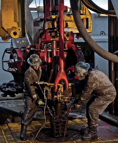 Petroleum Engineering, Recruitment Company, Oil Platform, Legendary Dragons, Oil Drilling, Marine Engineering, Well Drilling, Fire Photography, Drilling Rig