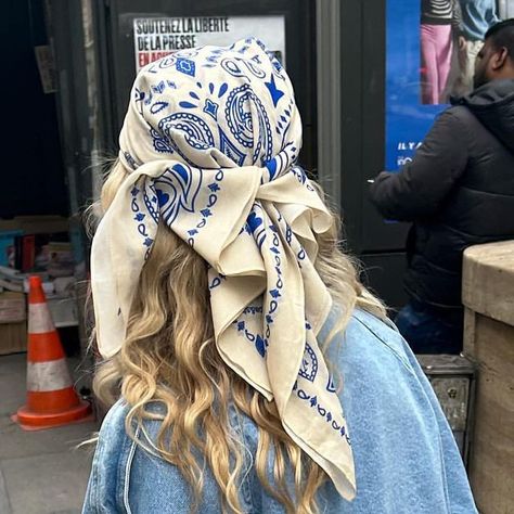 @stylegator on Instagram: "#details we love 🩵 @oliviatps" Head Scarf Styles, Bandana Styles, Hairstyles For Medium Length Hair, Looks Street Style, Medium Length Hair, Mode Inspo, Mode Inspiration, Length Hair, Scarf Hairstyles