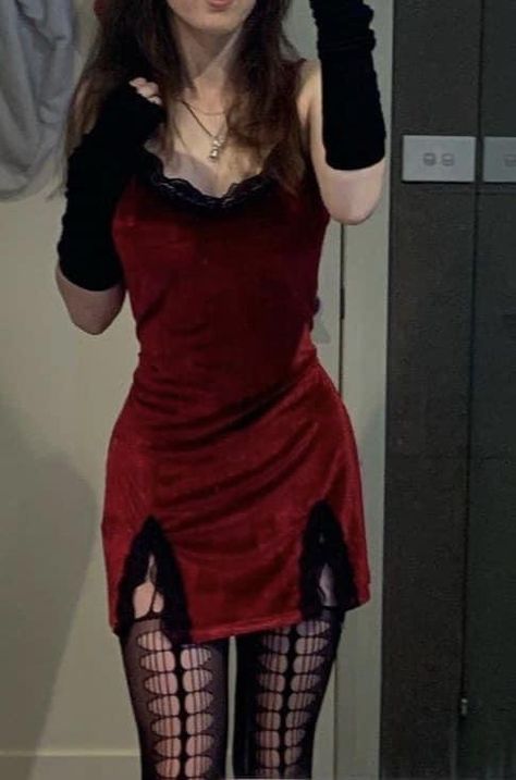 Red Goth Outfits, Simple Goth Outfit, Romantic Goth Outfits, V Dress, Looks Party, Goth Dress, Swaggy Outfits, Goth Outfits, Alternative Outfits