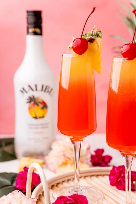 Hawaiian Mimosa, Homemade Grenadine Recipe, Hawaiian Mimosas, Christmas Menus, Hawaiian Drinks, Eclipse Party, Island Party, Mimosa Recipe, Cocktail Drinks Alcoholic