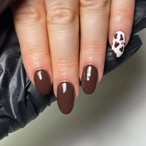 Brown Nail Art Chocolate, Brown Cow Nails, Milkshake Nails, Brown Cow Print Nails, Cow Nail Art, Biab Nail Art, Vsco Nails, Biab Nail, Cowboy Nails