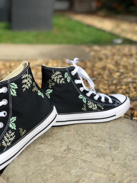 Hand embroidered leafy black Converse high tops Unique Converse Platform, Cute High Top Converse, Embroidered High Tops, Embroidered Black Converse, Black Converse Embroidery, Embroidered Converse High Tops, Black Converse High Tops, Custom Converse High Tops, Custom Trainers