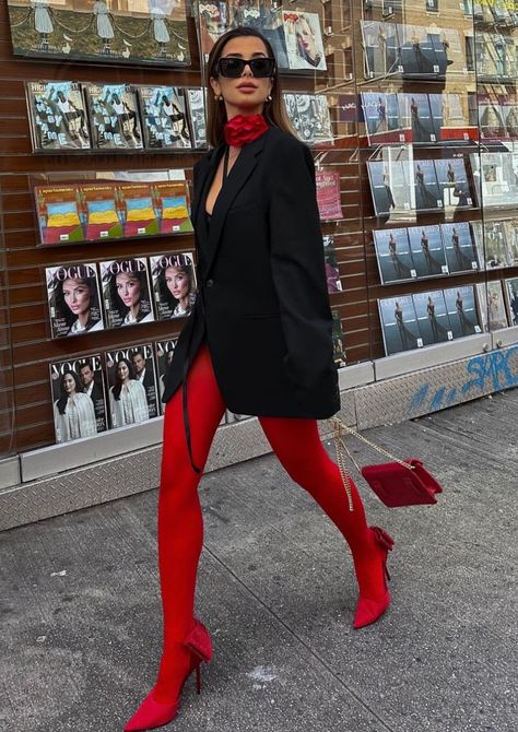 Spider Outfit, Red Tights Outfit, Red Heels Outfit, Red Pantyhose, Pantyhose Outfit, Colored Tights Outfit, Outfit Elegantes, Red Outfits, Red Tights