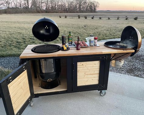 Weber Table Diy, Weber Kettle Outdoor Kitchen, Outdoor Kitchen Weber, Weber Grill Table Diy, Bbq Cabinet, Bbq Shelter Ideas, Weber Grill Table, Big Green Egg Outdoor Kitchen, Bbq Setup