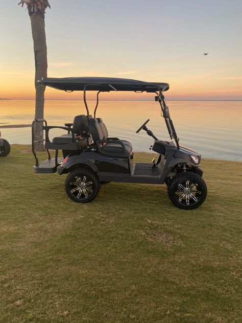 Golf Carts Aesthetic, Luxury Golf Cart, Golf Cart Aesthetic, Off Road Golf Cart, Golf Cart Decorations, Classic House Design, Dream Mansion, House Design Pictures, Bike Pic