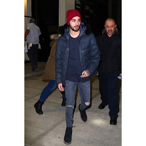 0 Zayn Street Style, Red Beanie Outfit, Beanie Outfit Men, Zany Malik, Justin Bieber Outfits, Zayn Malik Style, Zayn Malik Photos, Beanie Outfit, Black Suit Wedding