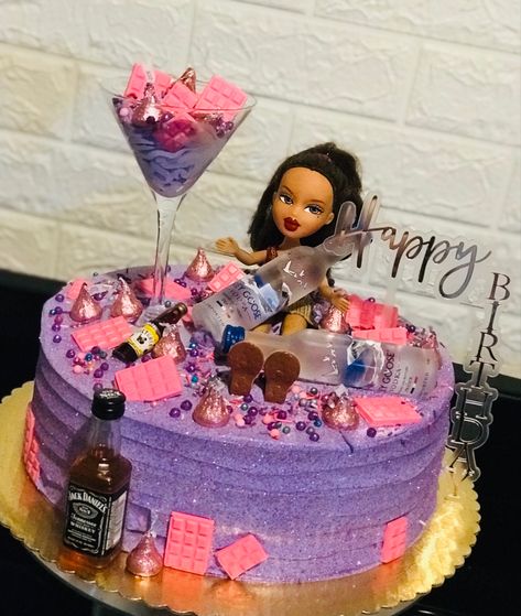 Bratz Doll Cake Ideas, Bratz Doll Cake, Y2k Birthday Party, Bratz Party, Y2k Birthday, 2000s Bratz, 22nd Birthday Cakes, 22 Birthday, 2000s Party