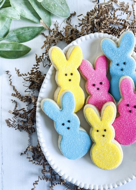 Easter Sugar Cookies Decorated, Easter Dessert Table, Cookies With Sprinkles, Sugar Cookies With Sprinkles, Easter Marshmallow, Marshmallow Bunny, Easter Bunny Cookies, Easter Sugar Cookies, Spring Cookies