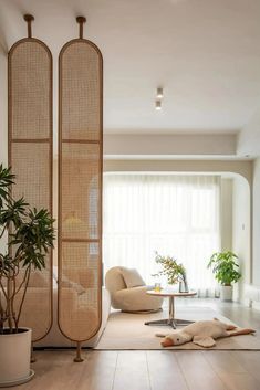 Cane Bedroom Ideas, Wicker Partition, Cane Partition, Rattan Bedroom, Burled Wood Furniture, House Styling, Cane Webbing, Rattan Wall, Wooden Room Dividers